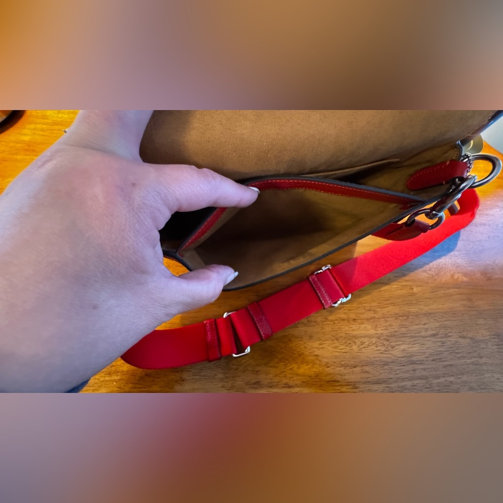 Coach red leather crossbody. - Picture 5 of 10
